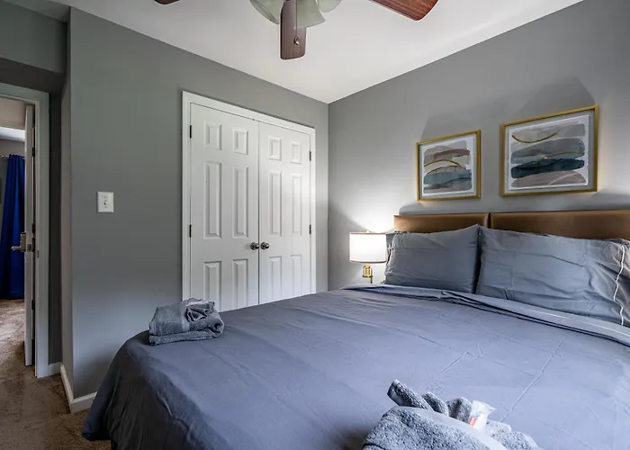 Homely & Alluring 5 Bedrooms In Atlanta By Deity Villas