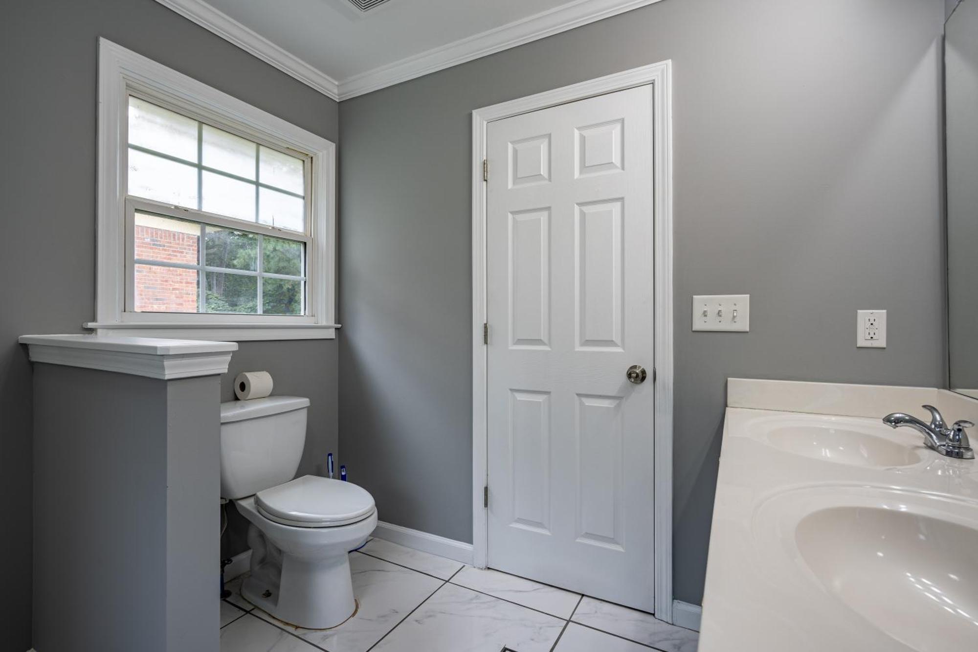 Apartment Homely & Alluring 5 Bedrooms In By Deity Atlanta