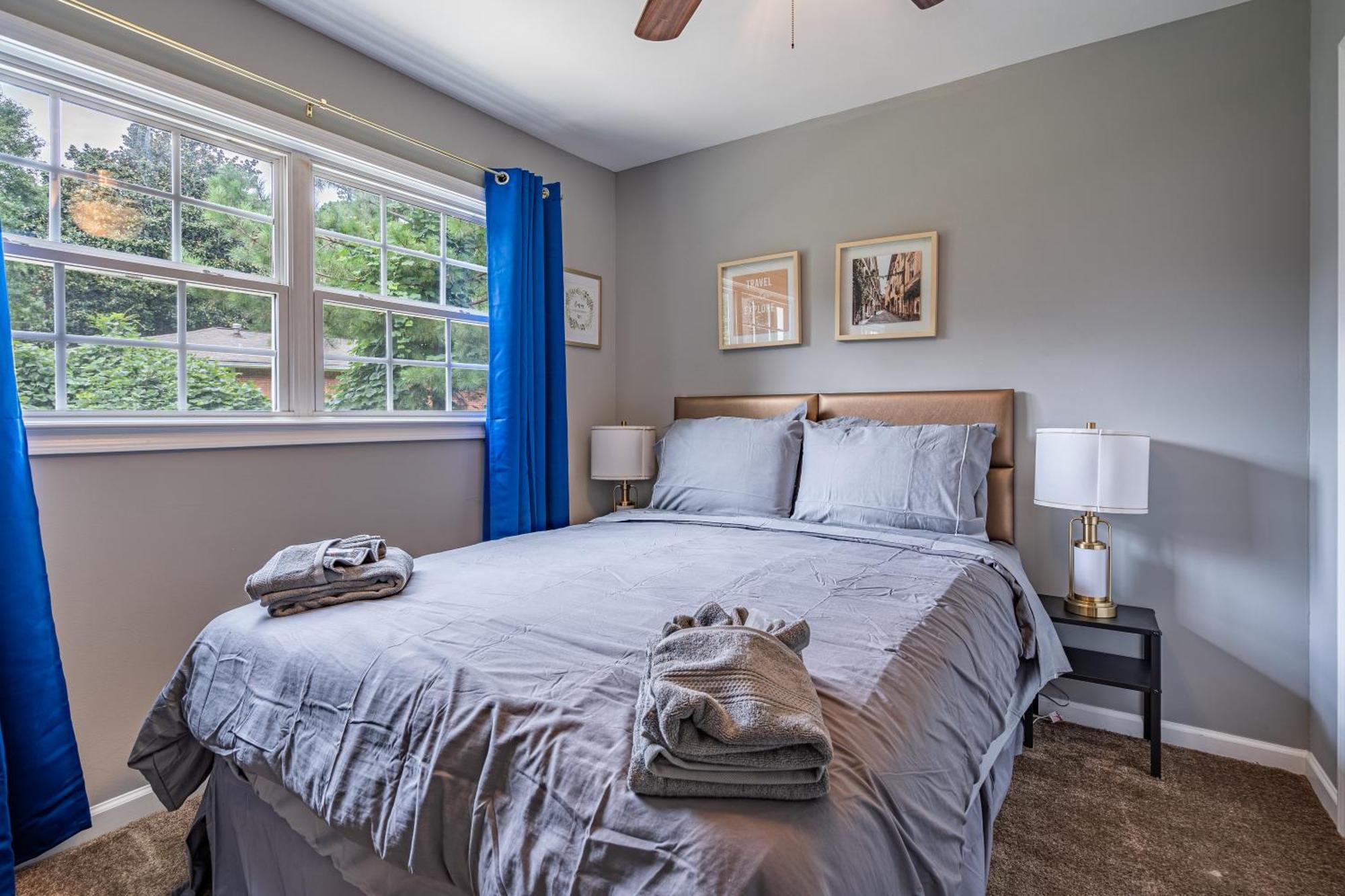Apartment Homely & Alluring 5 Bedrooms In By Deity *