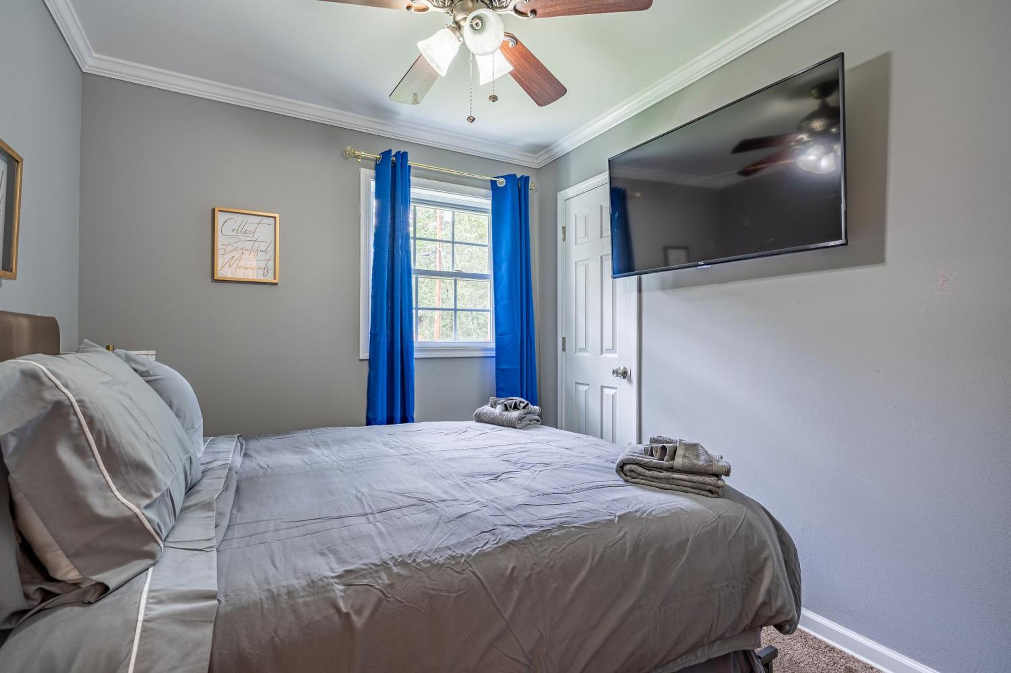 Homely & Alluring 5 Bedrooms In By Deity