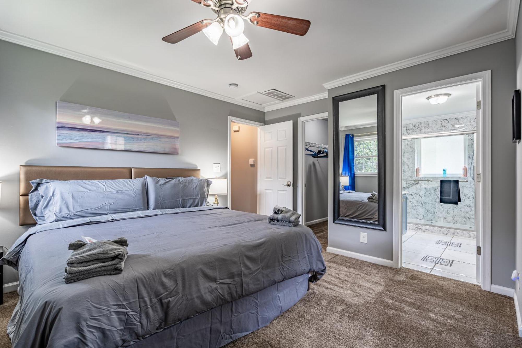Apartment Homely & Alluring 5 Bedrooms In By Deity *