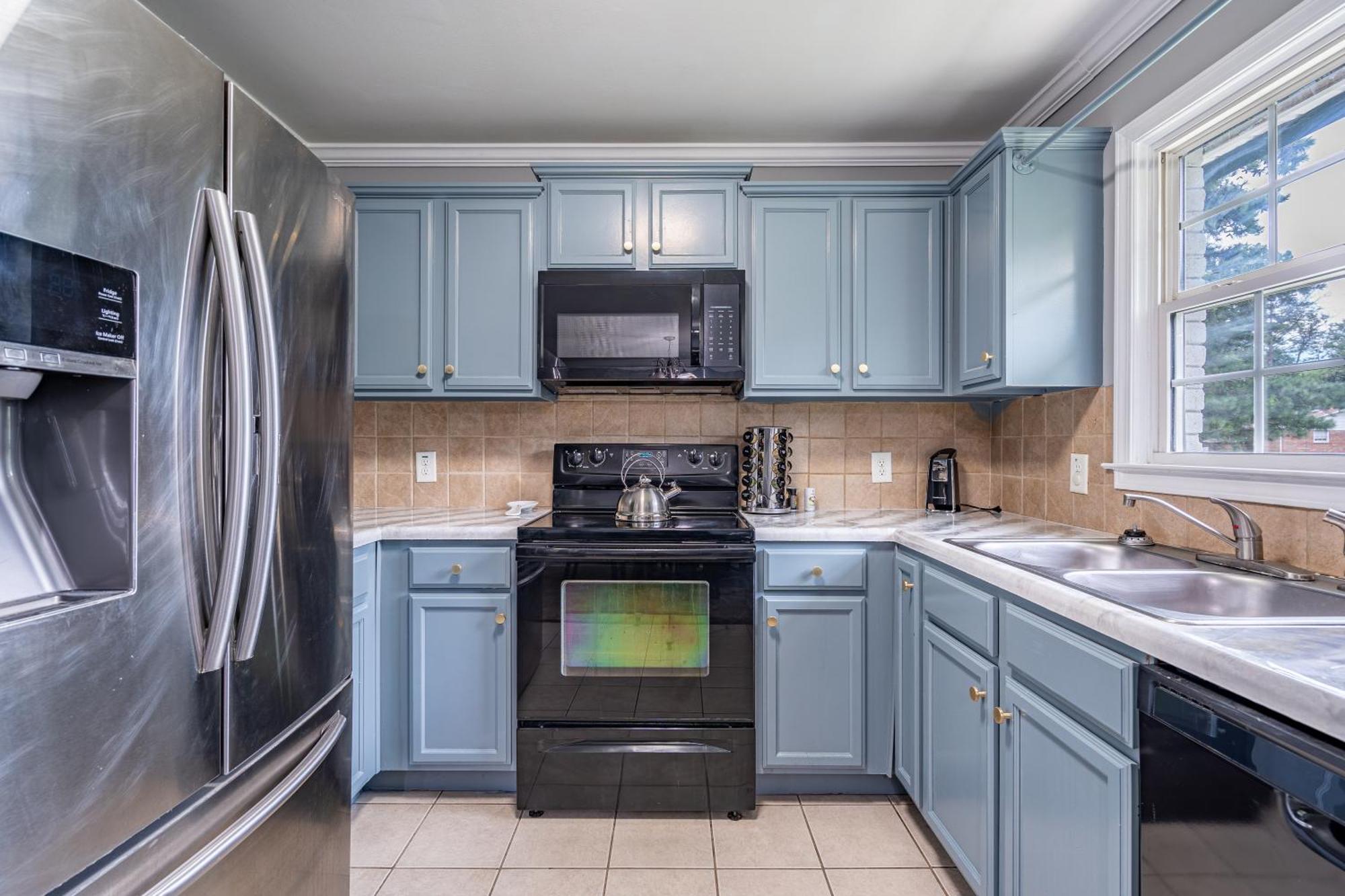 Apartment Homely & Alluring 5 Bedrooms In By Deity *