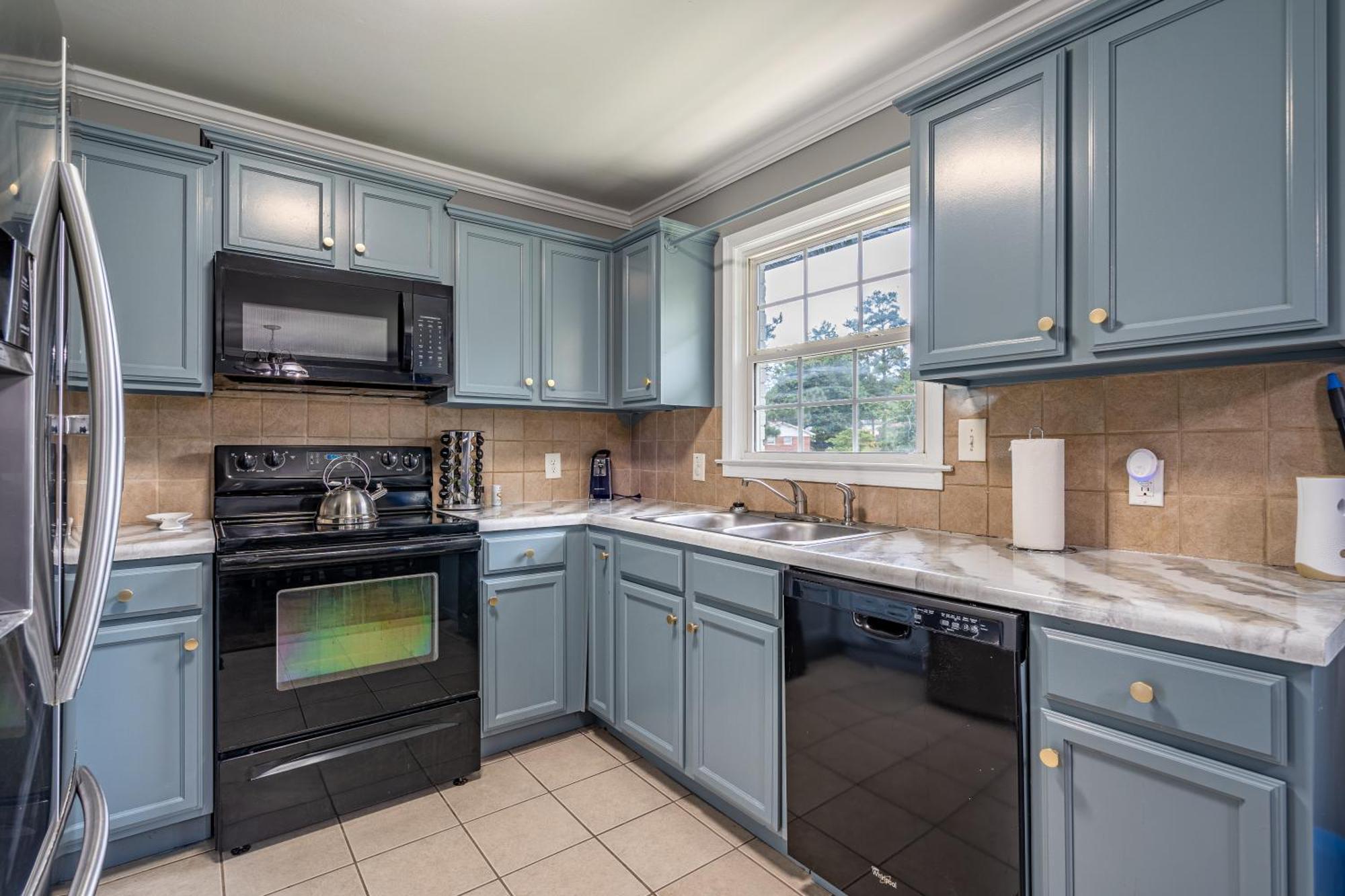 Homely & Alluring 5 Bedrooms In By Deity Atlanta